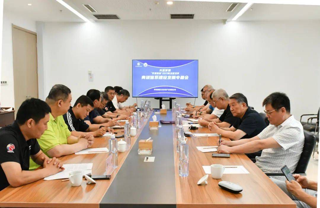 也许，也许我错了，他们看到了我看不到的一切。